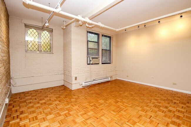Building Photo - 1623 W Grace St