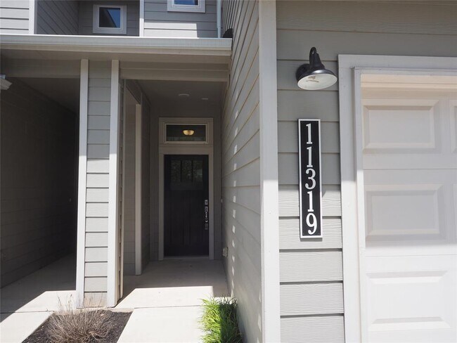 Primary Photo - 11319 Gadsen Ln