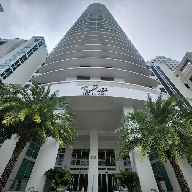 Building Photo - 950 Brickell Bay Dr