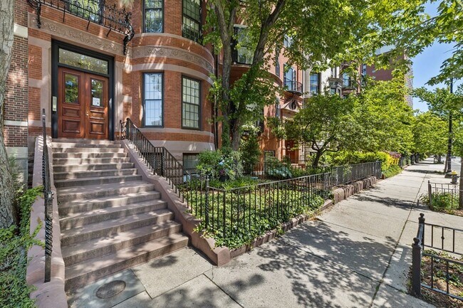 Building Photo - 354 Beacon St