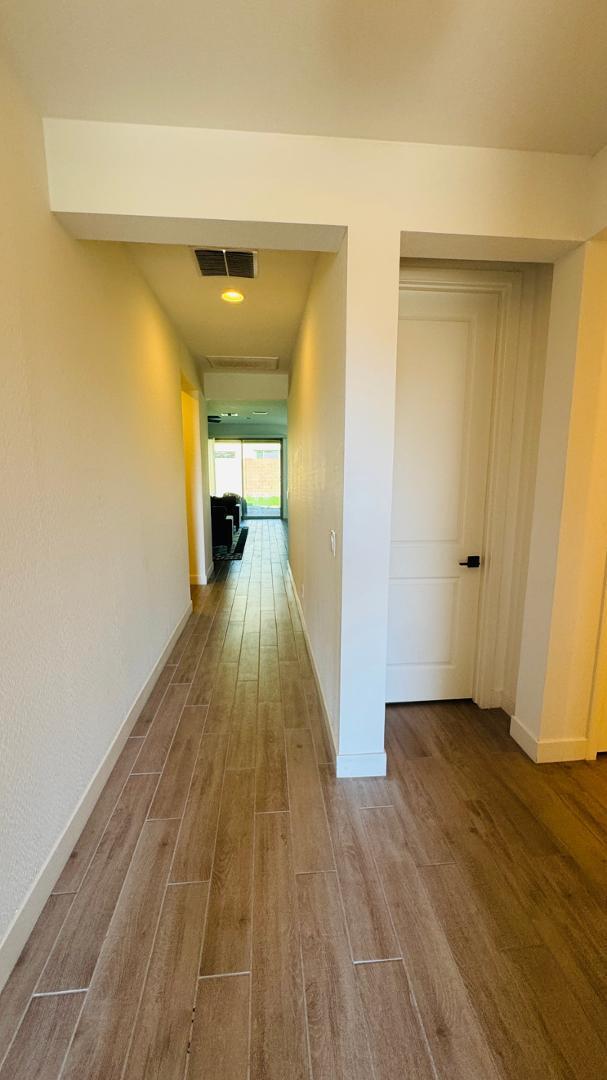 Building Photo - 14424 W Aster Dr