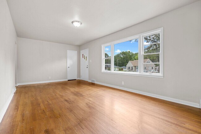 Building Photo - 2408 26th St