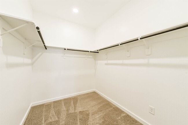 Building Photo - 18602 Etta Pnes Cir