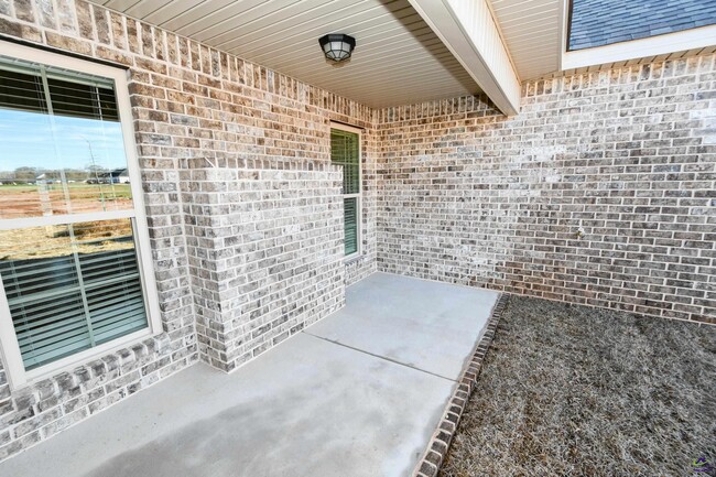 Building Photo - 204 Otters Rdg Dr