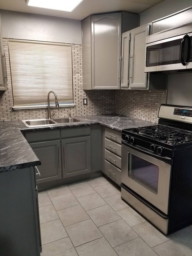 Building Photo - 5203 E Thrill Pl