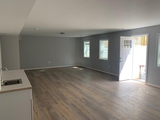 Building Photo - 2909 Cherry St