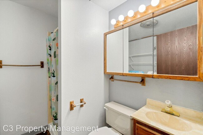 Building Photo - 4 br, 2 bath House - 2800 Sagebrush Drive