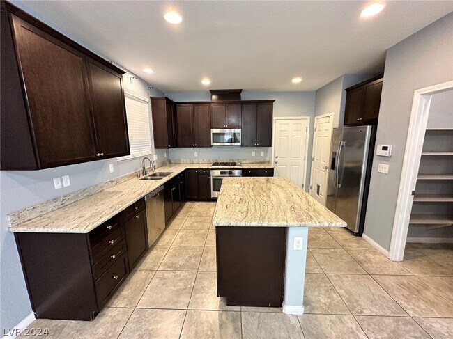 Building Photo - 6459 Twin Harbors Ct