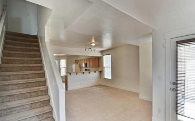 Building Photo - 173 W Barry Links Way