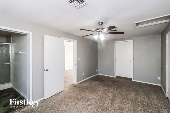 Building Photo - 3320 S Margo Dr