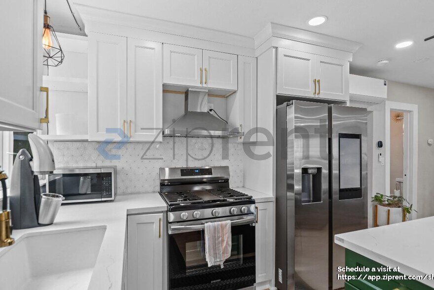 Building Photo - 3473 Birdsall Ave