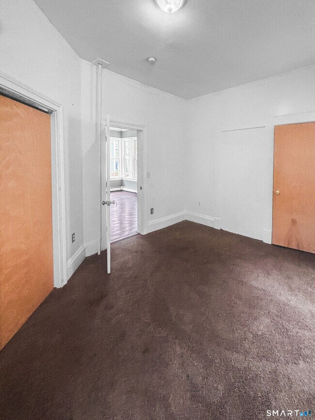 Building Photo - 630 Kossuth St