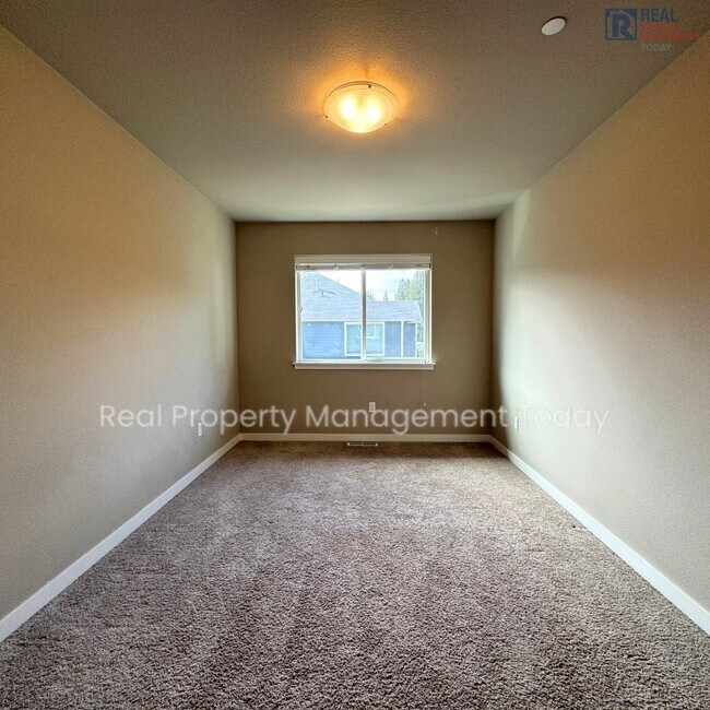 Building Photo - Vincent - 1539-1541 (Rainier Group)