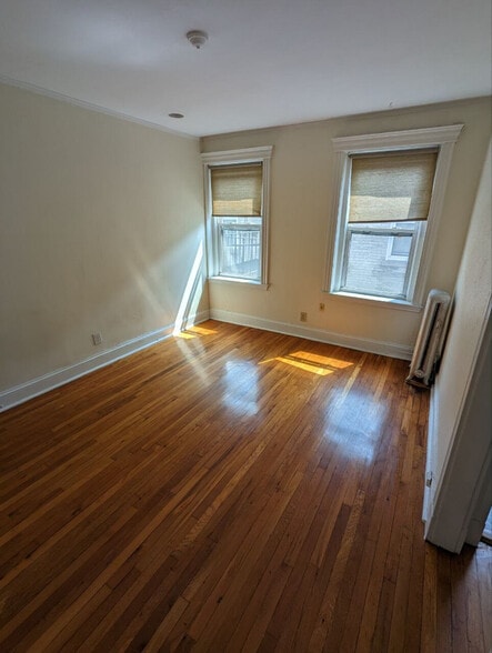 Building Photo - 364 Riverway