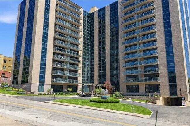 Building Photo - 4545 Wornall Rd