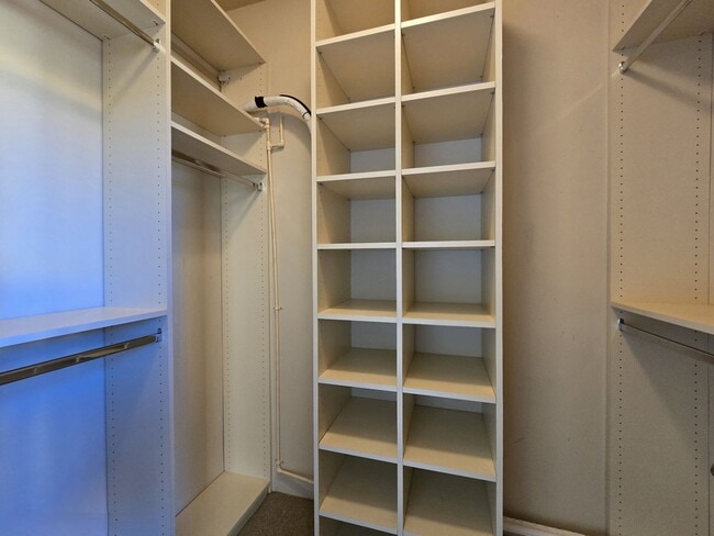 Building Photo - 927 Alto St