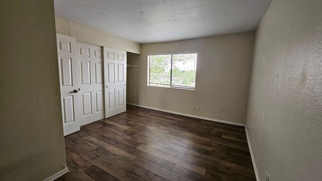Building Photo - Cute condo for rent, 2 bedrooms, 2.5 bath