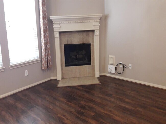 Building Photo - 14546 Bergenia Dr