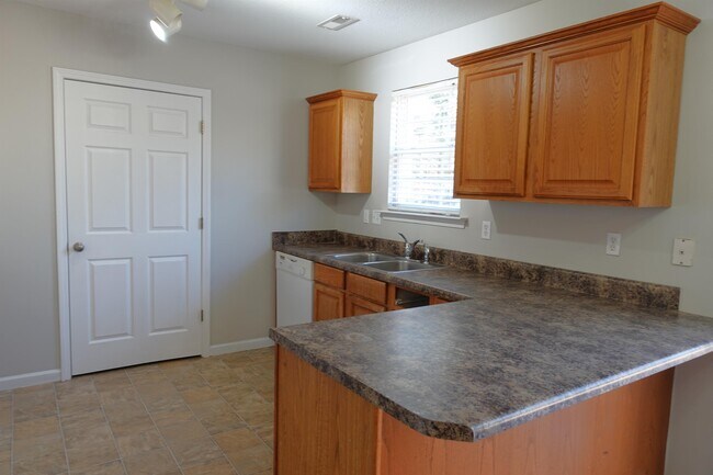 Building Photo - 139 Stockbridge Dr