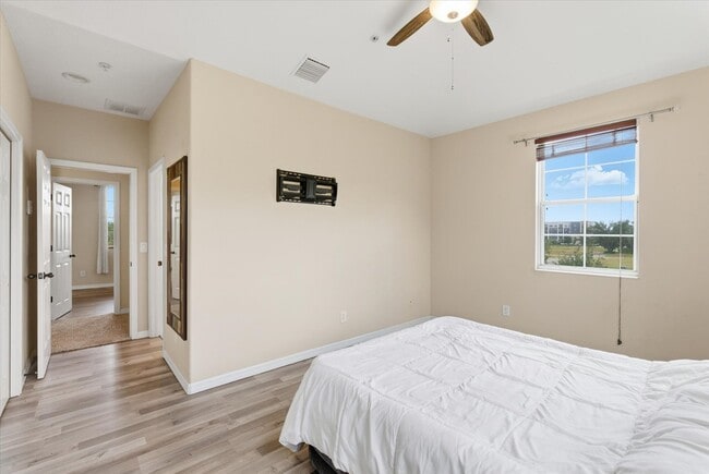 Building Photo - 964 Sombra St