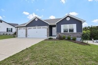 Building Photo - BRAND NEW 3Bed/2Bath Ranch 3 Car Garage