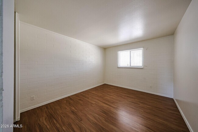Building Photo - 2226 W Heatherbrae Dr