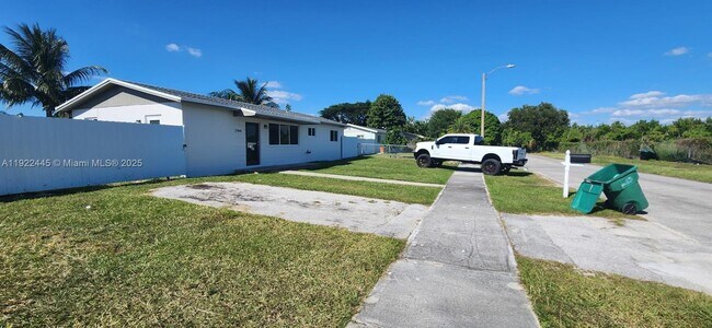 Building Photo - 27840 SW 128th Pl