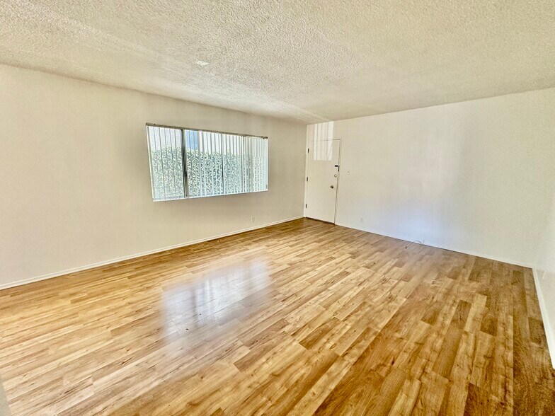 Building Photo - 4325 Dixie Canyon Ave