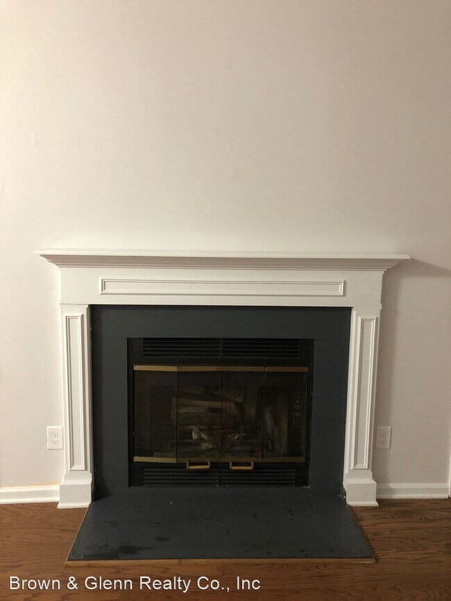 Building Photo - 301 Queens Rd