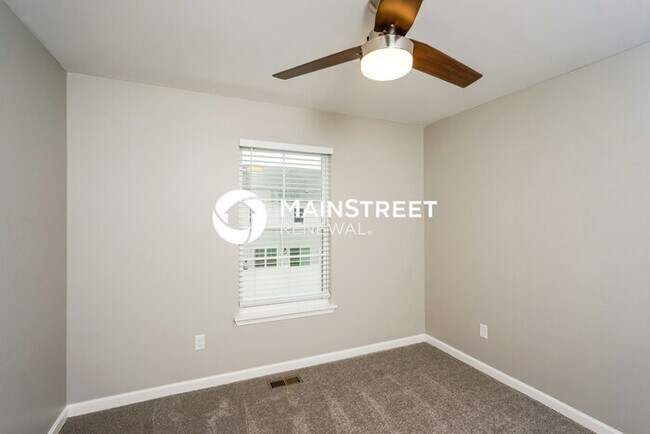 Building Photo - 3 Bedroom Pet-Friendly Home in Jeffersonvi...