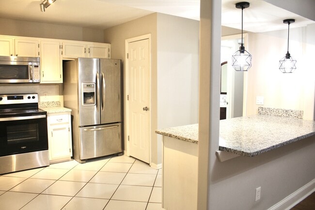Building Photo - 4858 Riverwood Pl