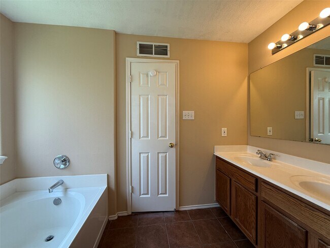 Building Photo - 2623 Marble Manor Ln
