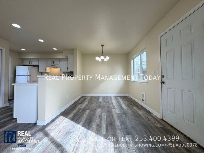 Building Photo - 4523 S Junett St