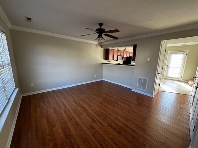 Building Photo - Tavern Grove Townhome in Campbell County