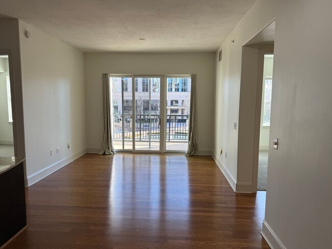 Building Photo - 4620 Piedmont Row Dr