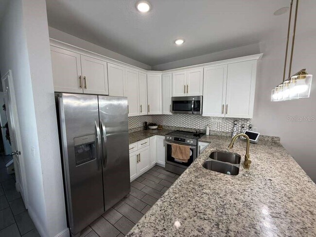 Building Photo - 408 N Finley Ave