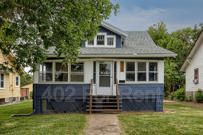Building Photo - 4938 Erskine St