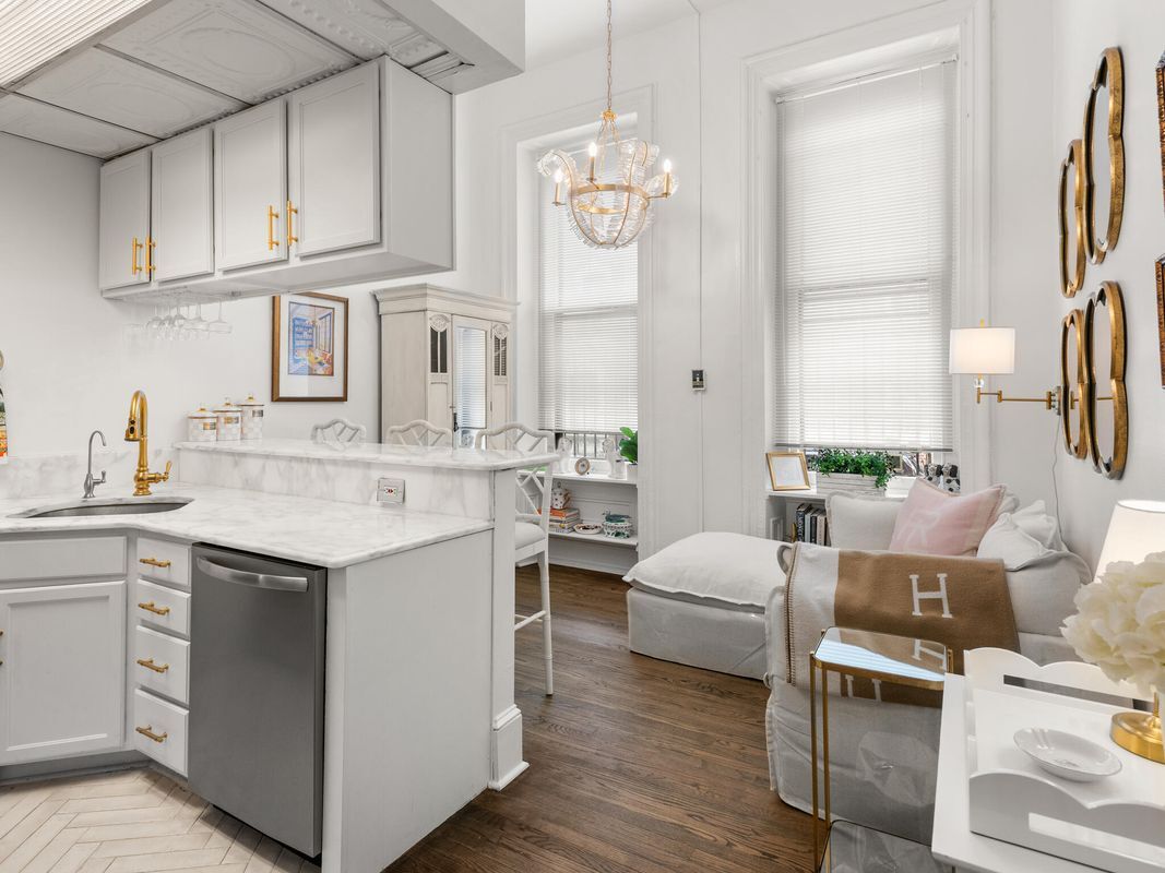 Building Photo - 2122 Spruce St