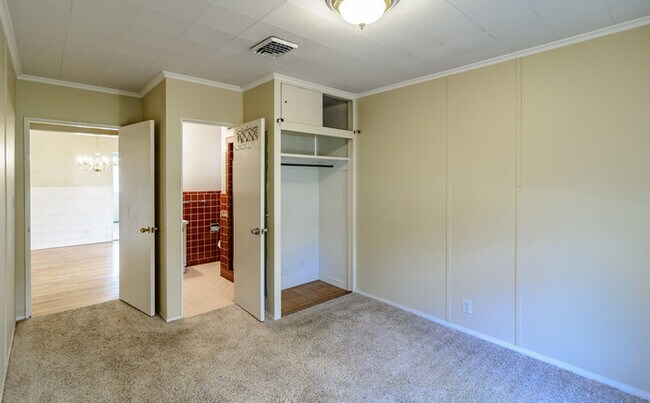 Building Photo - ***VERY NICE 3/2*S.HIGHLANDS*