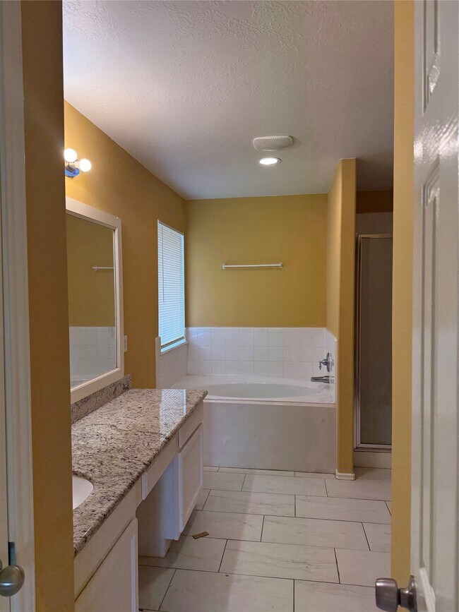 Building Photo - 5111 Caymus Dr