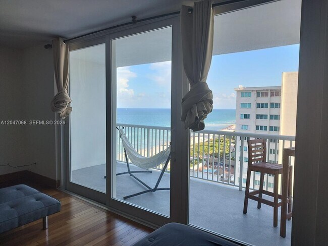 Building Photo - 5401 Collins Ave