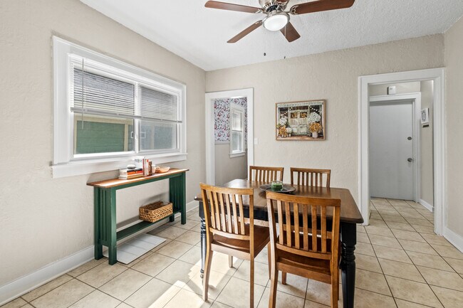 Building Photo - 1120 Fountain St NE