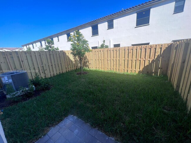 Building Photo - 11911 SW 246 Terrace