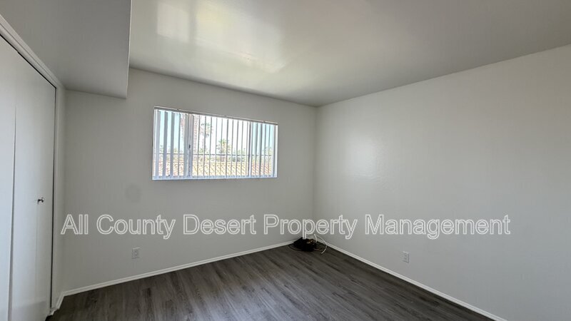 Building Photo - 550 El Cielo Rd