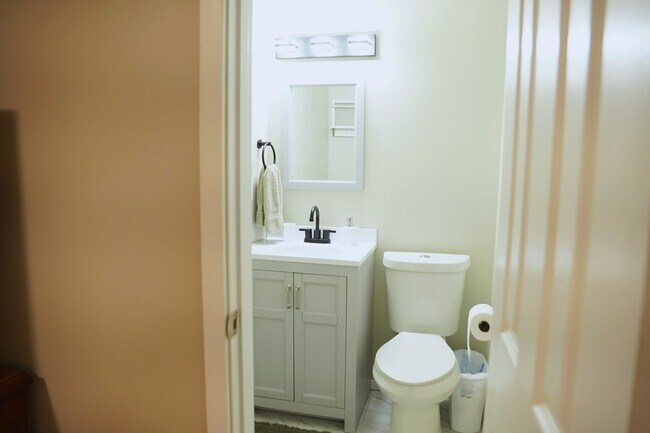 Building Photo - 2454 S National Ave