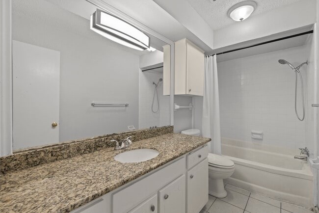 Building Photo - 7900 Westheimer Rd