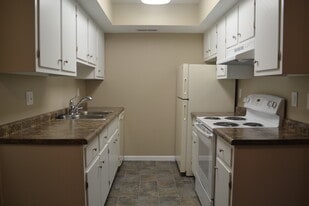 Building Photo - 441 Woodside Trail