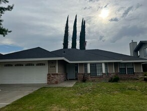 Building Photo - Charming 3-Bed, 2-Bath Home in Desirable G...