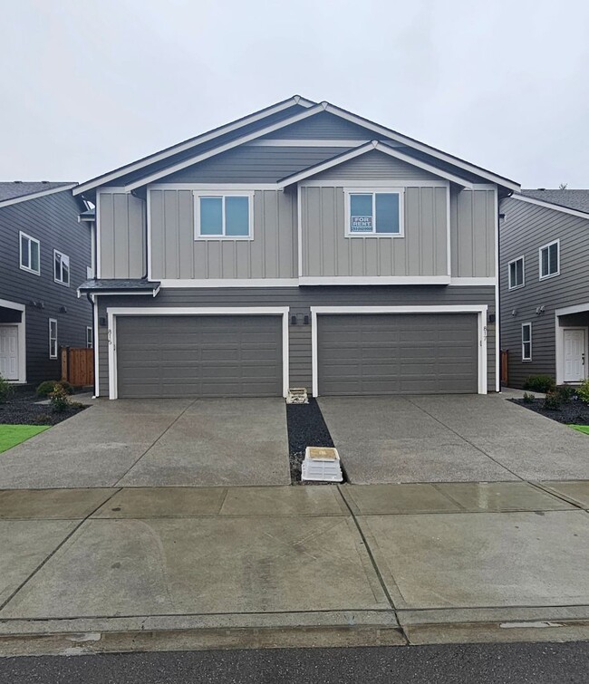 Building Photo - Brand New 4-Bedroom Duplex for Rent in Lacey!