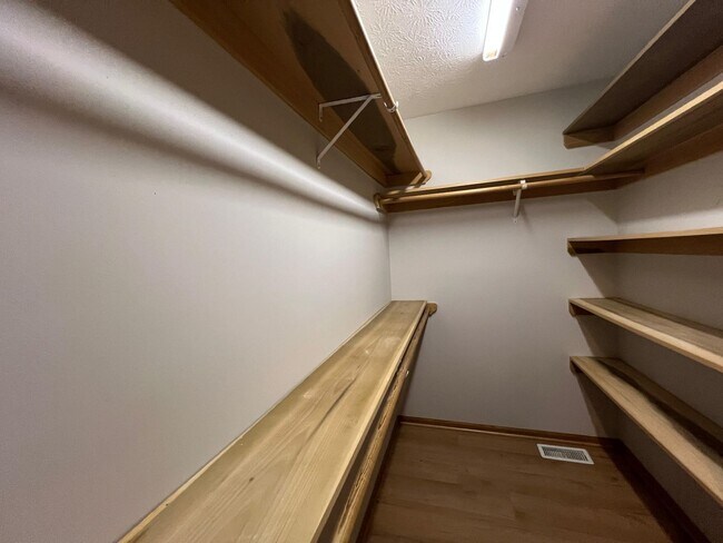 Building Photo - 6170 Mentor Park Blvd